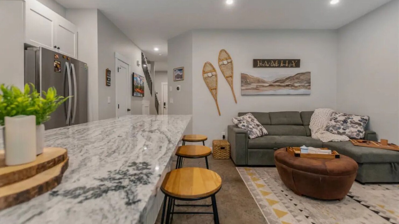 Photo of Livingroom in Okanagan-Similkameen