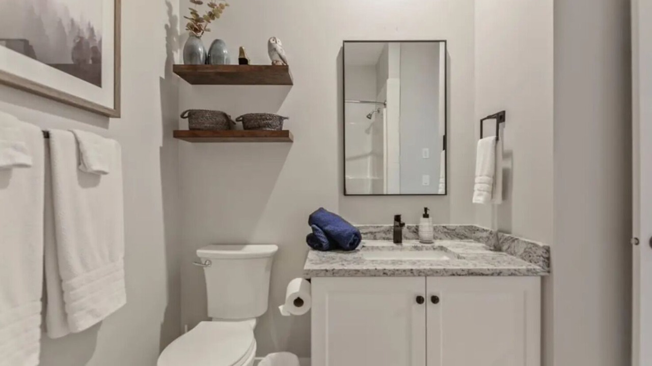 Photo of Bathroom in Okanagan-Similkameen