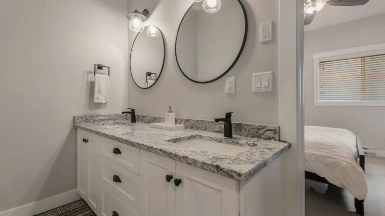 Photo of Bathroom in Okanagan-Similkameen