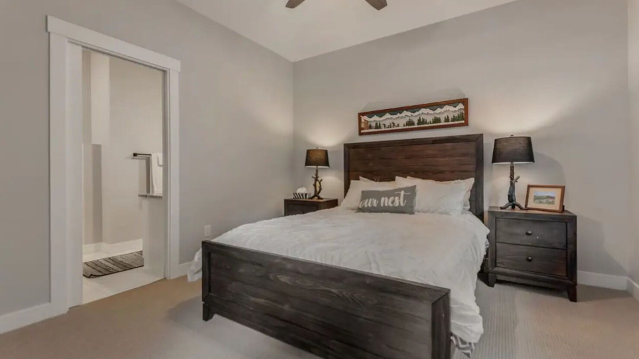 Photo of Bedroom in Okanagan-Similkameen