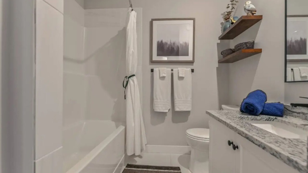 Photo of Bathroom in Okanagan-Similkameen