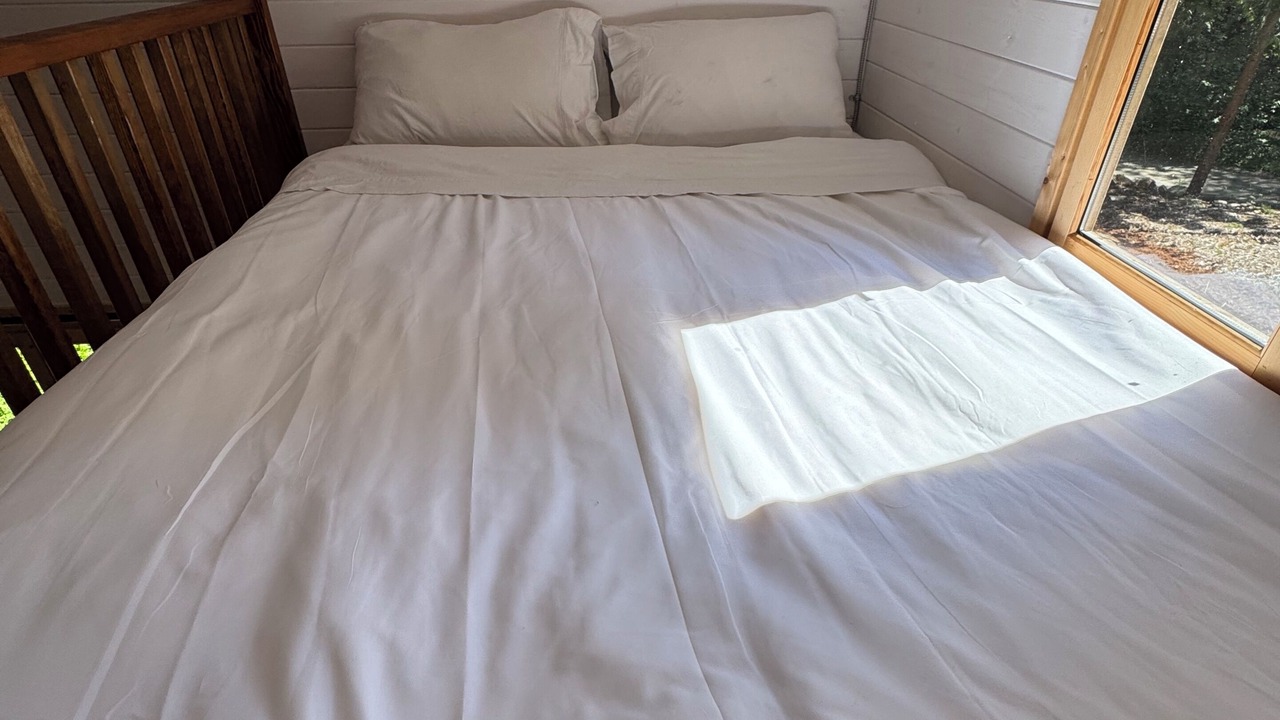 Photo of Bedroom in Roberts Creek