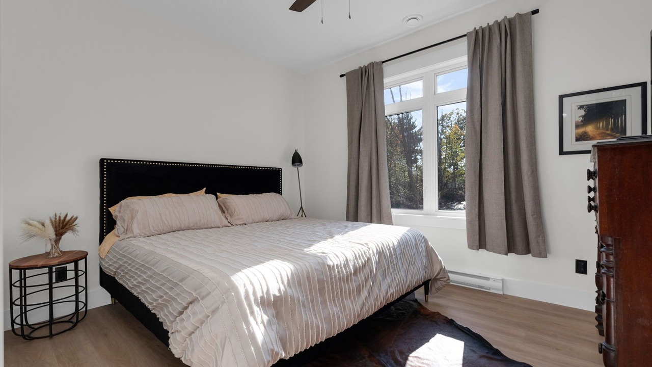 Photo of Bedroom in MacTier