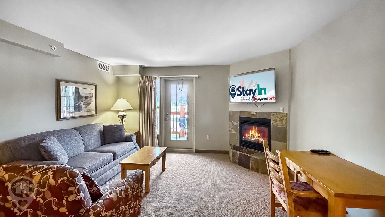 Photo of Livingroom in East Kootenay