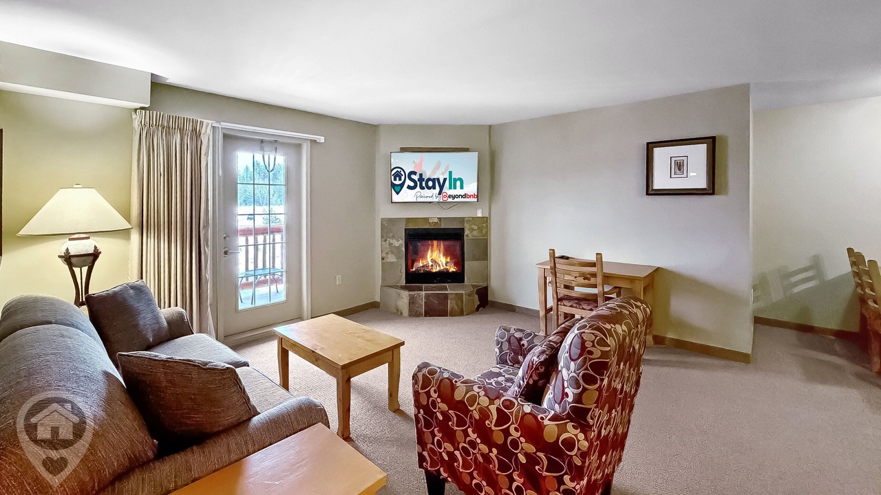 Photo of Livingroom in East Kootenay