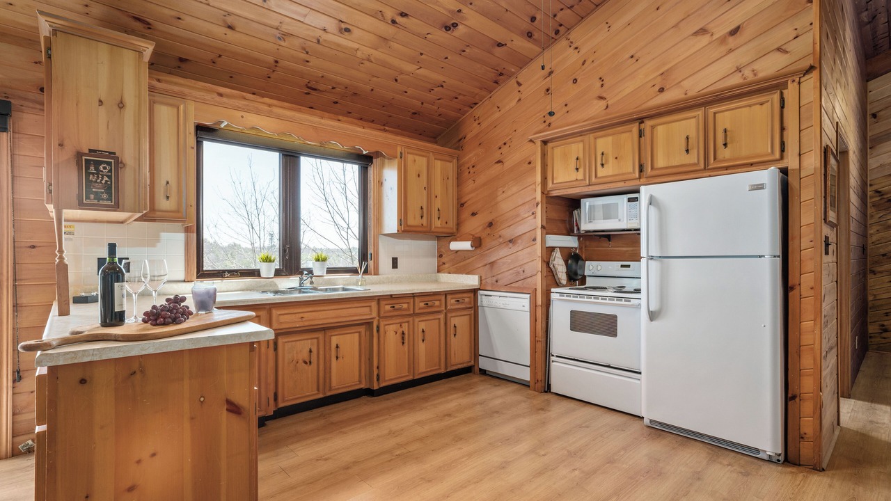 Photo of Kitchen in Muskoka Lakes
