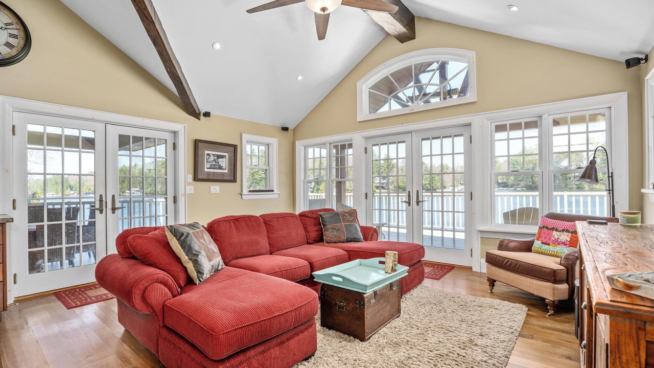 Photo of Livingroom in Muskoka Lakes