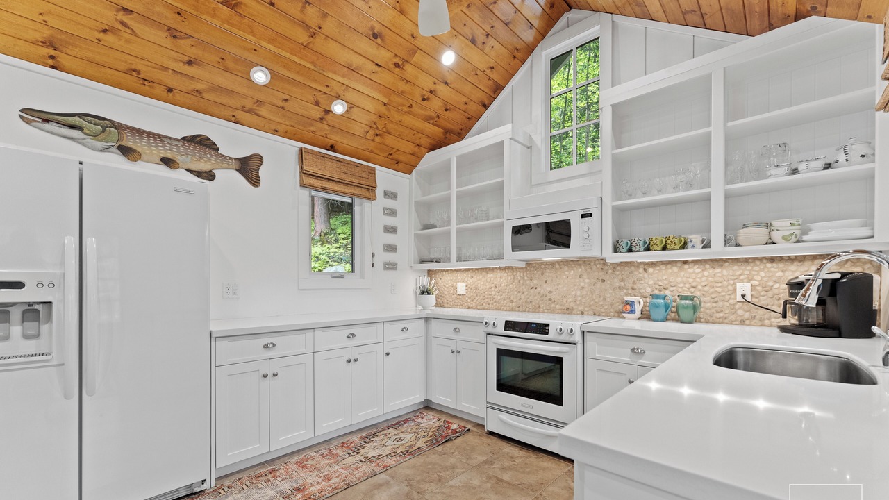 Photo of Kitchen in Muskoka Lakes