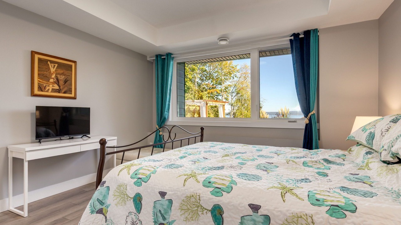 Photo of Bedroom in Chemainus