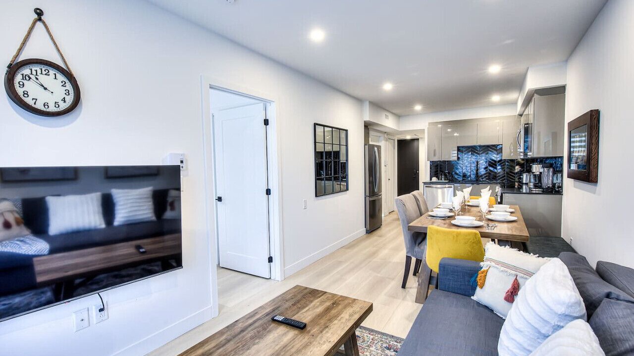 Photo of Livingroom in Cote-Des-Neiges—Notre-Dame-De-Grace