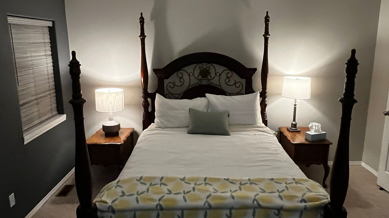 Photo of Bedroom in Okanagan-Similkameen