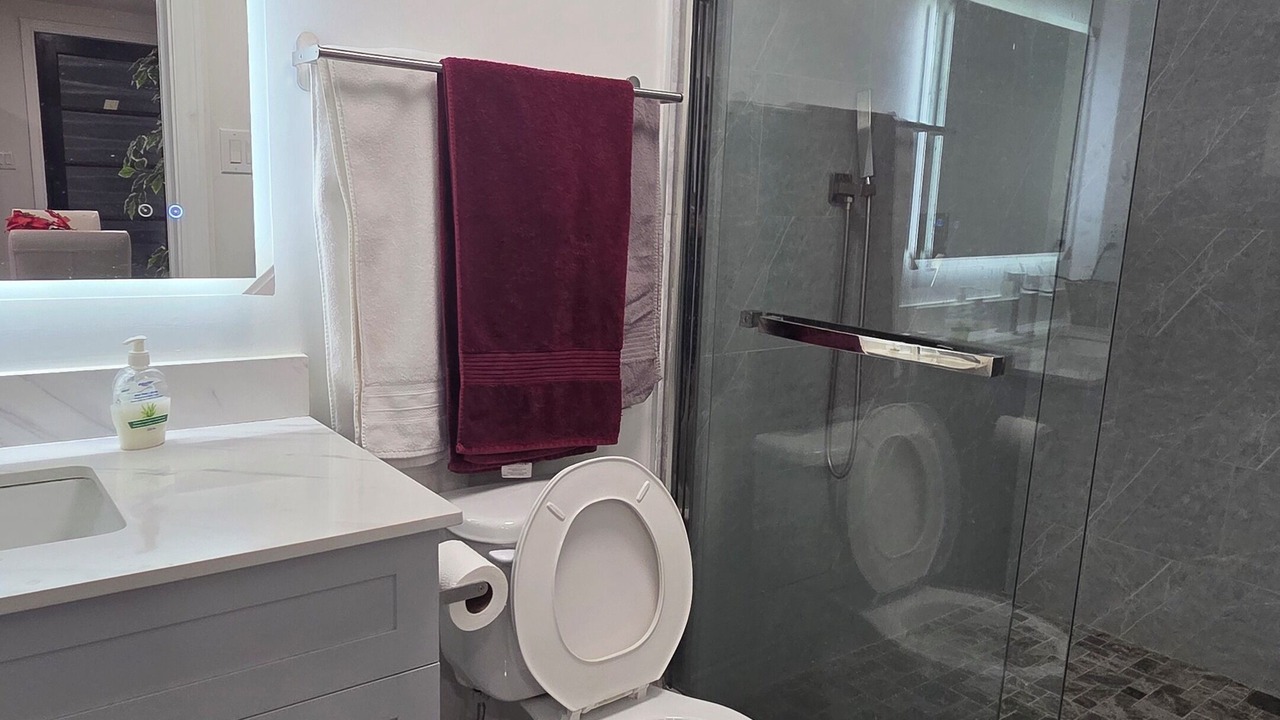 Photo of Bathroom in Hurontario