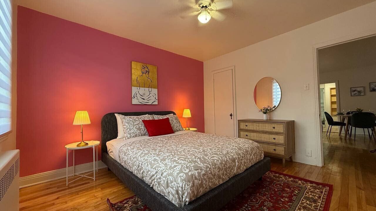 Photo of Bedroom in Cote-Des-Neiges—Notre-Dame-De-Grace