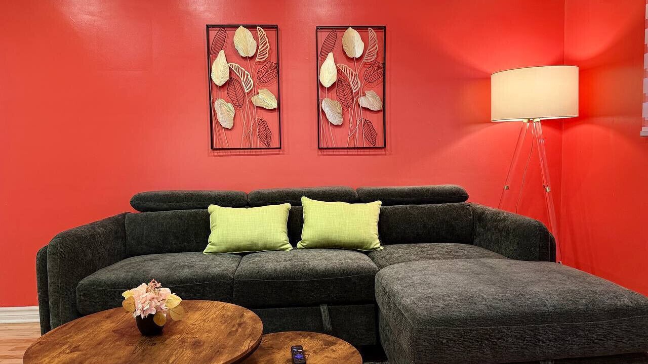 Photo of Livingroom in Cote-Des-Neiges—Notre-Dame-De-Grace