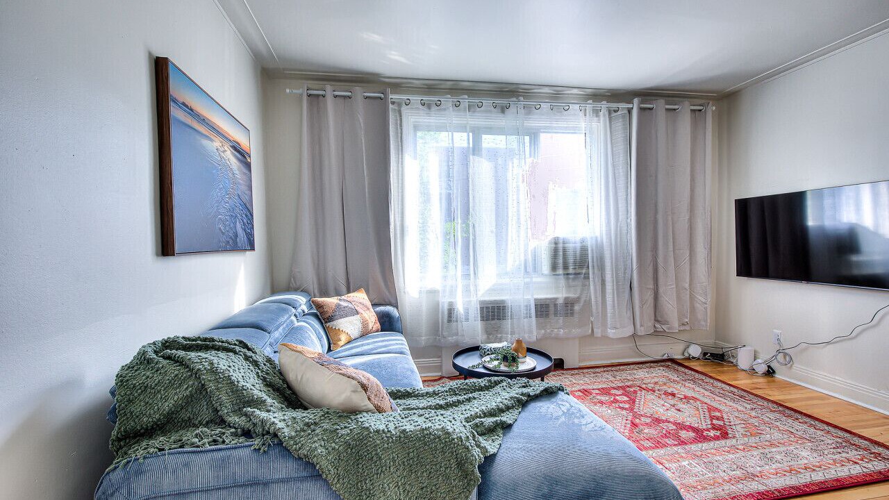 Photo of Livingroom in Cote-Des-Neiges—Notre-Dame-De-Grace