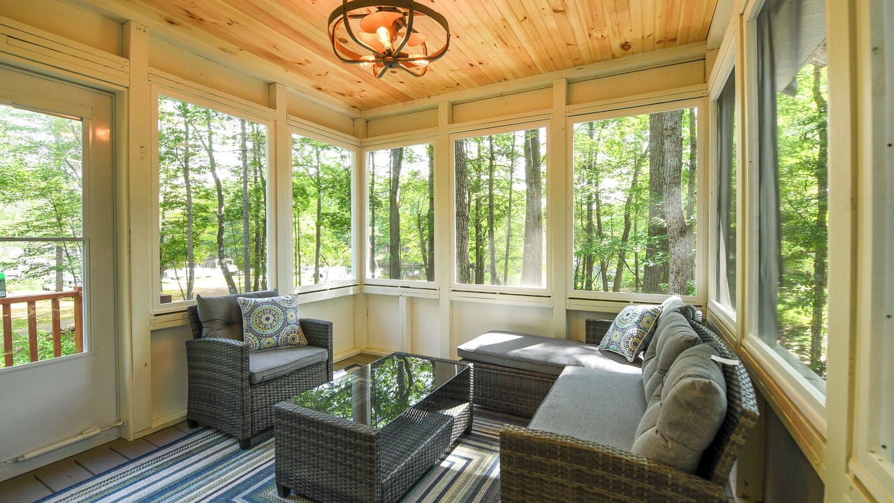 Photo of Livingroom in Thompson's Point