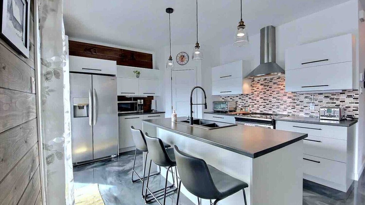 Photo of Kitchen in Saint-David-de-Falardeau