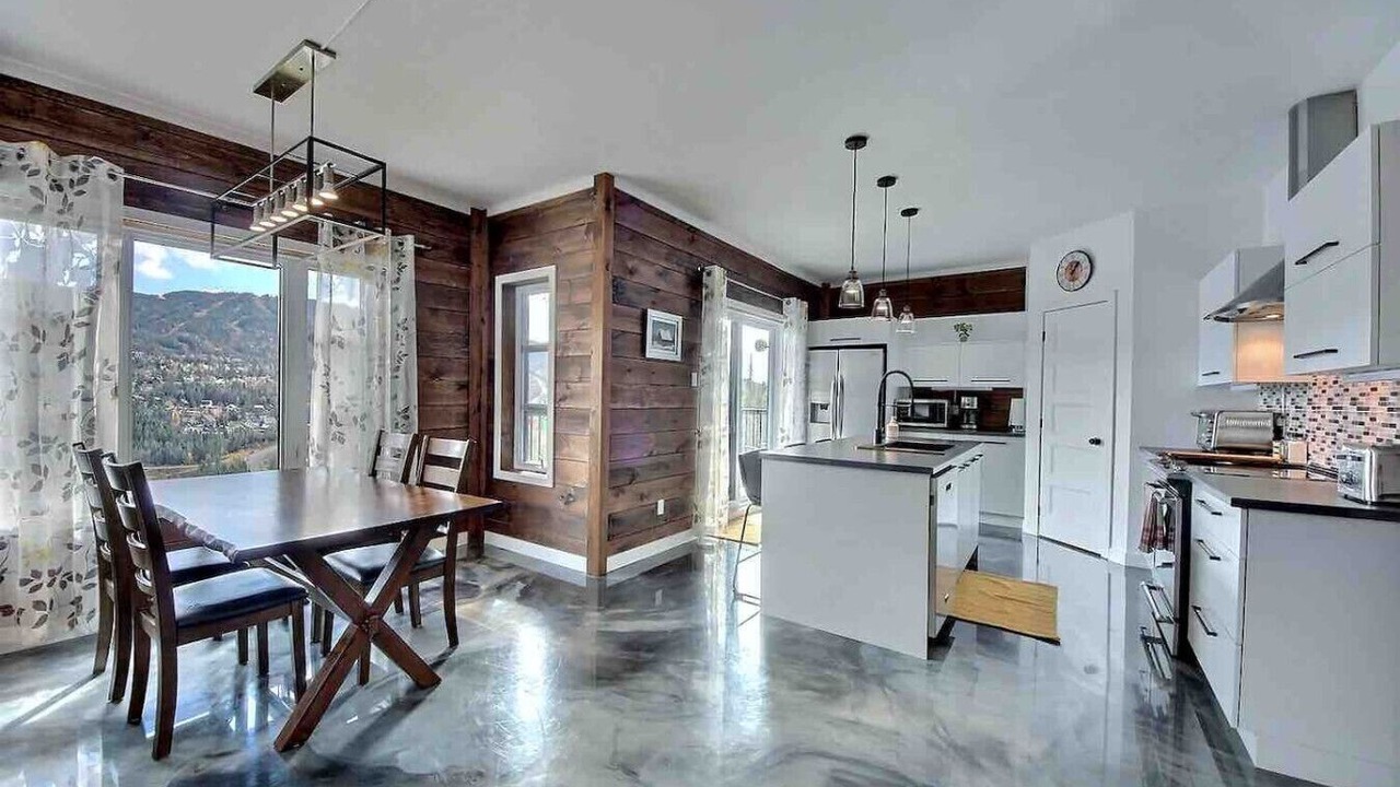 Photo of Kitchen in Saint-David-de-Falardeau