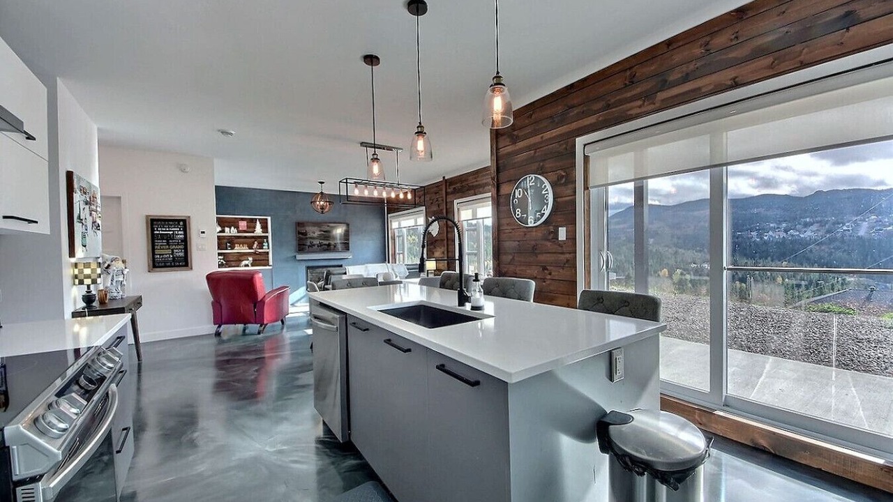 Photo of Kitchen in Saint-David-de-Falardeau
