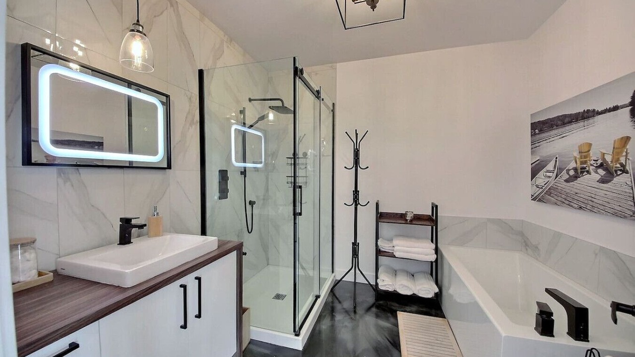 Photo of Bathroom in Saint-David-de-Falardeau