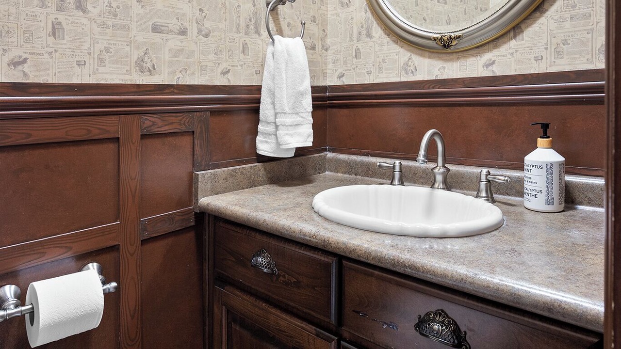 Photo of Bathroom in Amherstburg