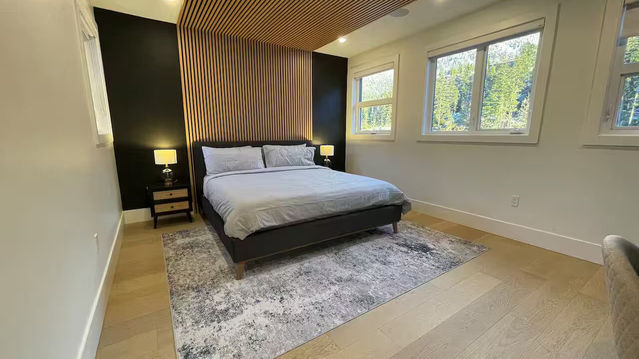 Photo of Bedroom in Sea to Sky Highway
