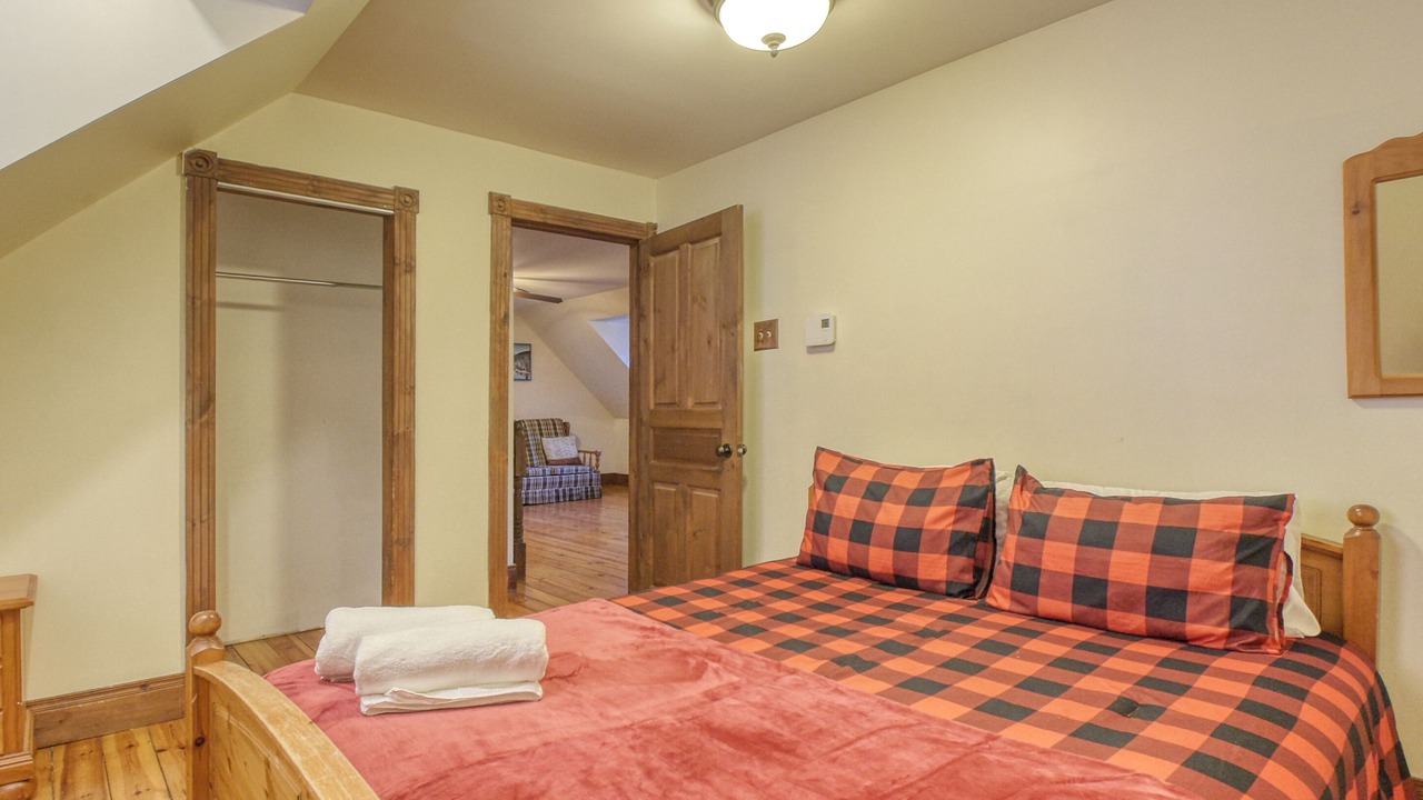 Photo of Bedroom in St-Adolphe-d'Howard