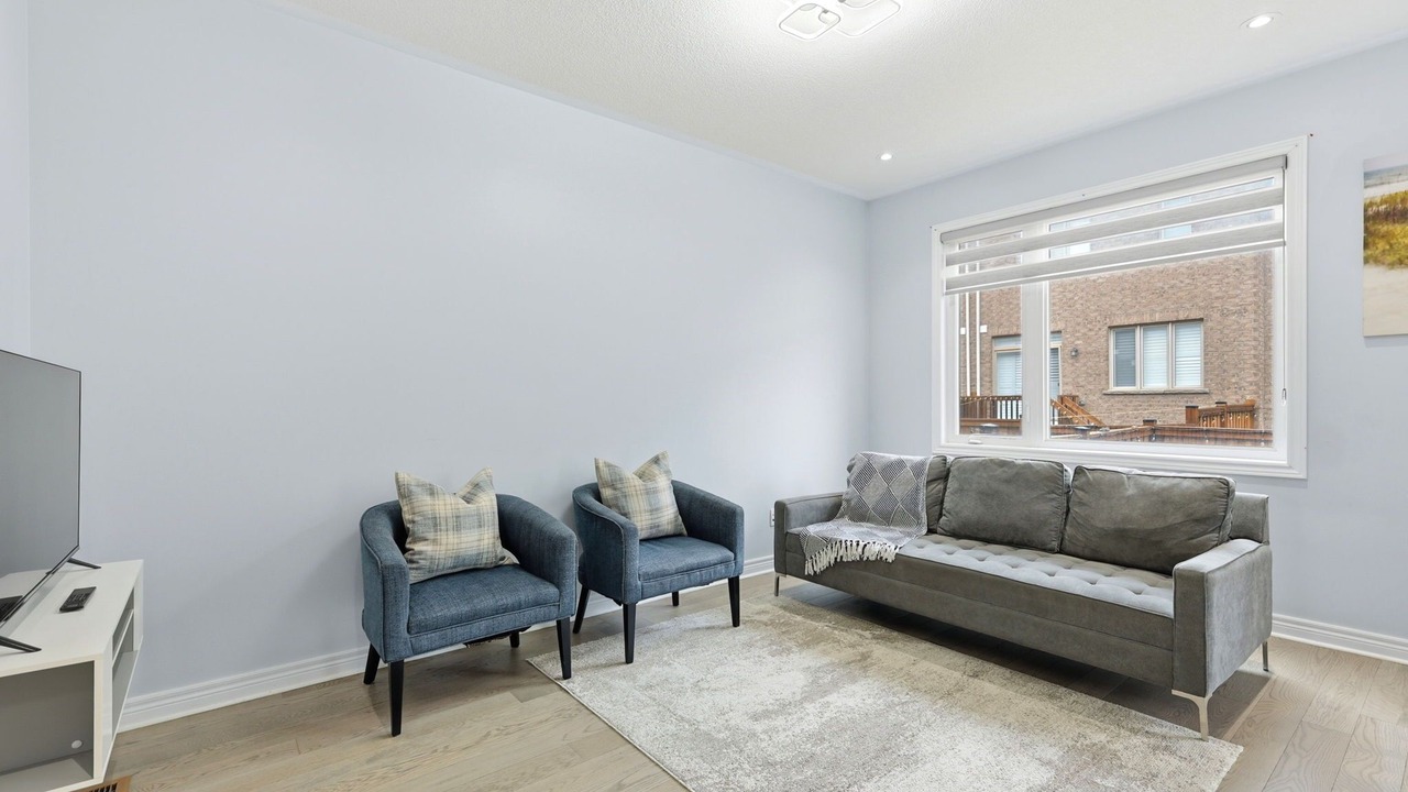 Photo of Livingroom in Pickering