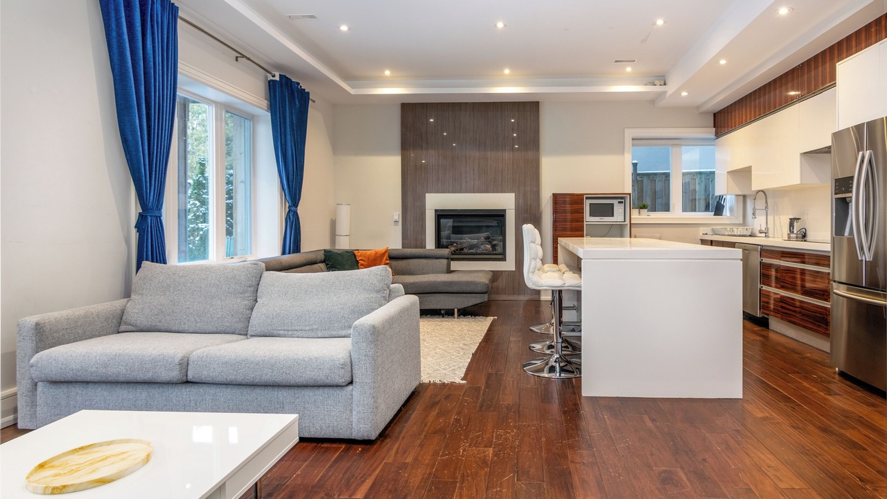 Photo of Livingroom in Willowdale