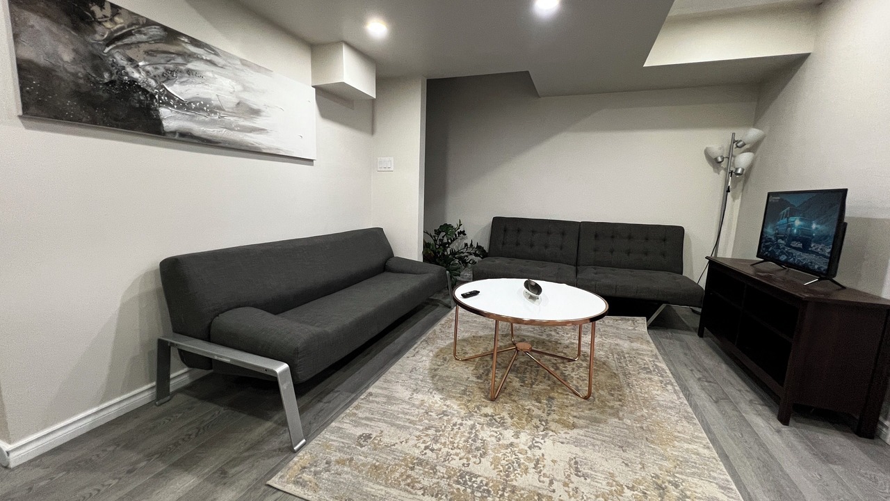 Photo of Livingroom in Halton Regional Municipality