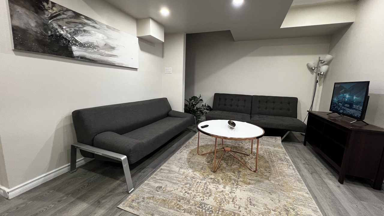 Photo of Livingroom in Halton Regional Municipality