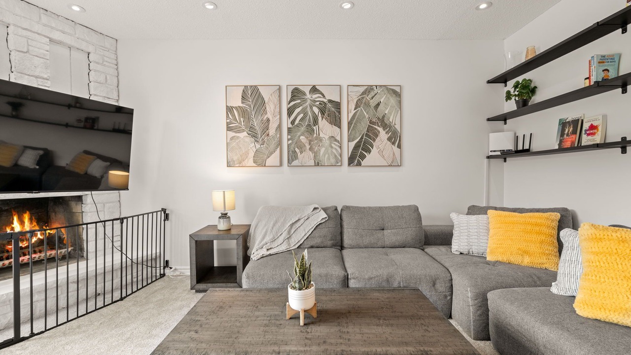 Photo of Livingroom in Pickering