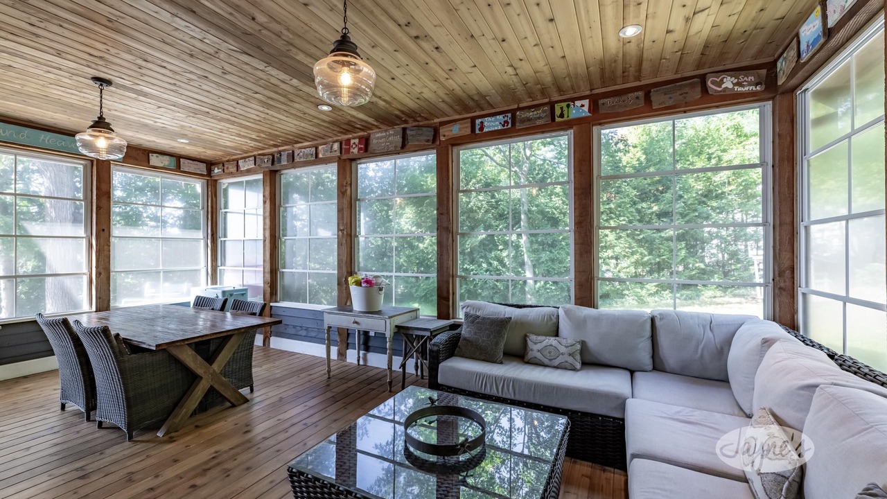 Photo of Bedroom in Gravenhurst