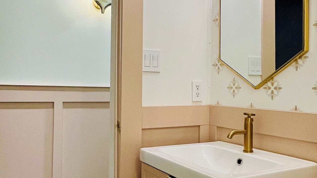 Photo of Bathroom in Kensington-Cedar Cottage