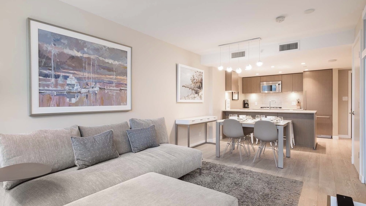 Photo of Livingroom in Central Lonsdale