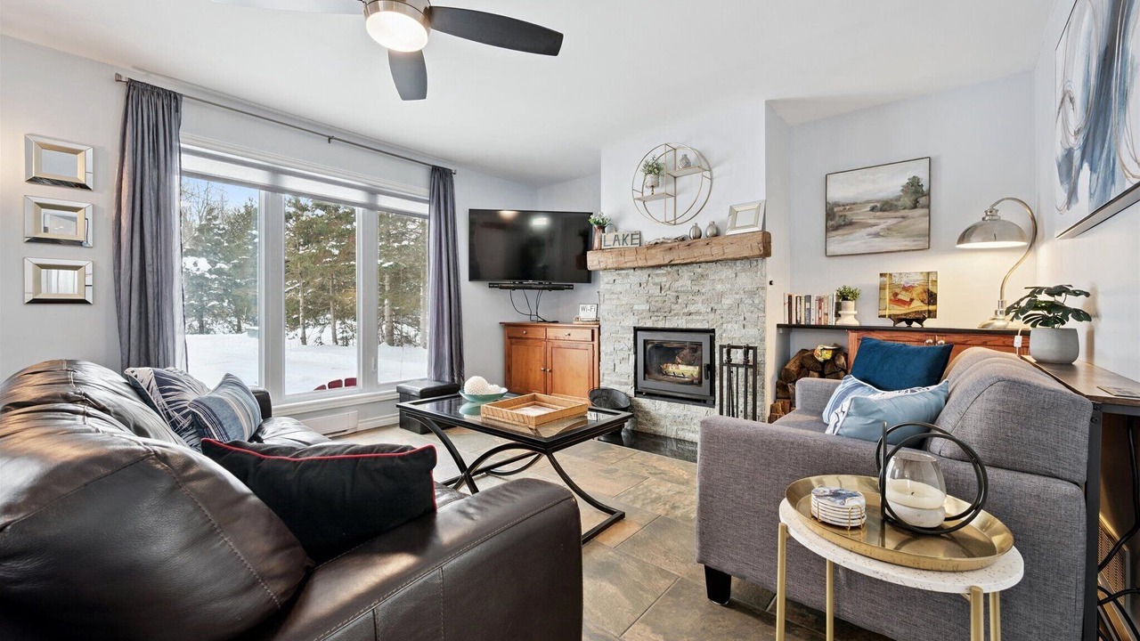 Photo of Livingroom in Miller Lake
