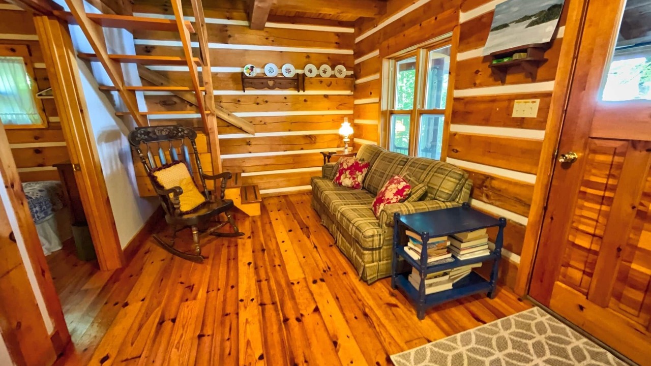Photo of Livingroom in Rideau Lakes