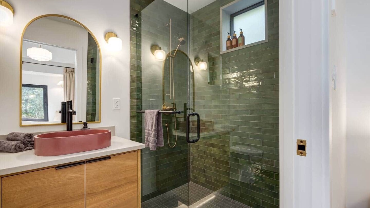 Photo of Bathroom in Ucluelet