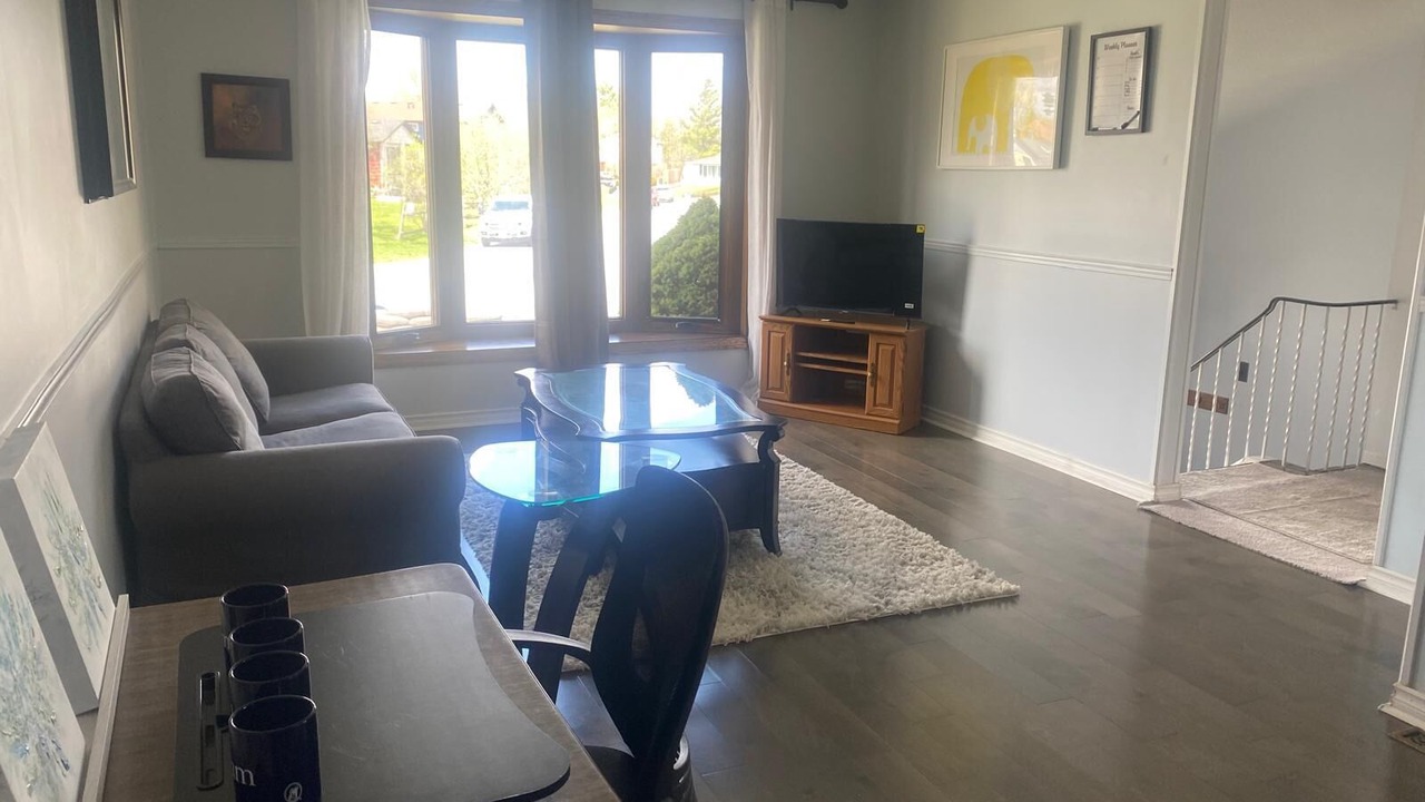 Photo of Livingroom in Amherstview