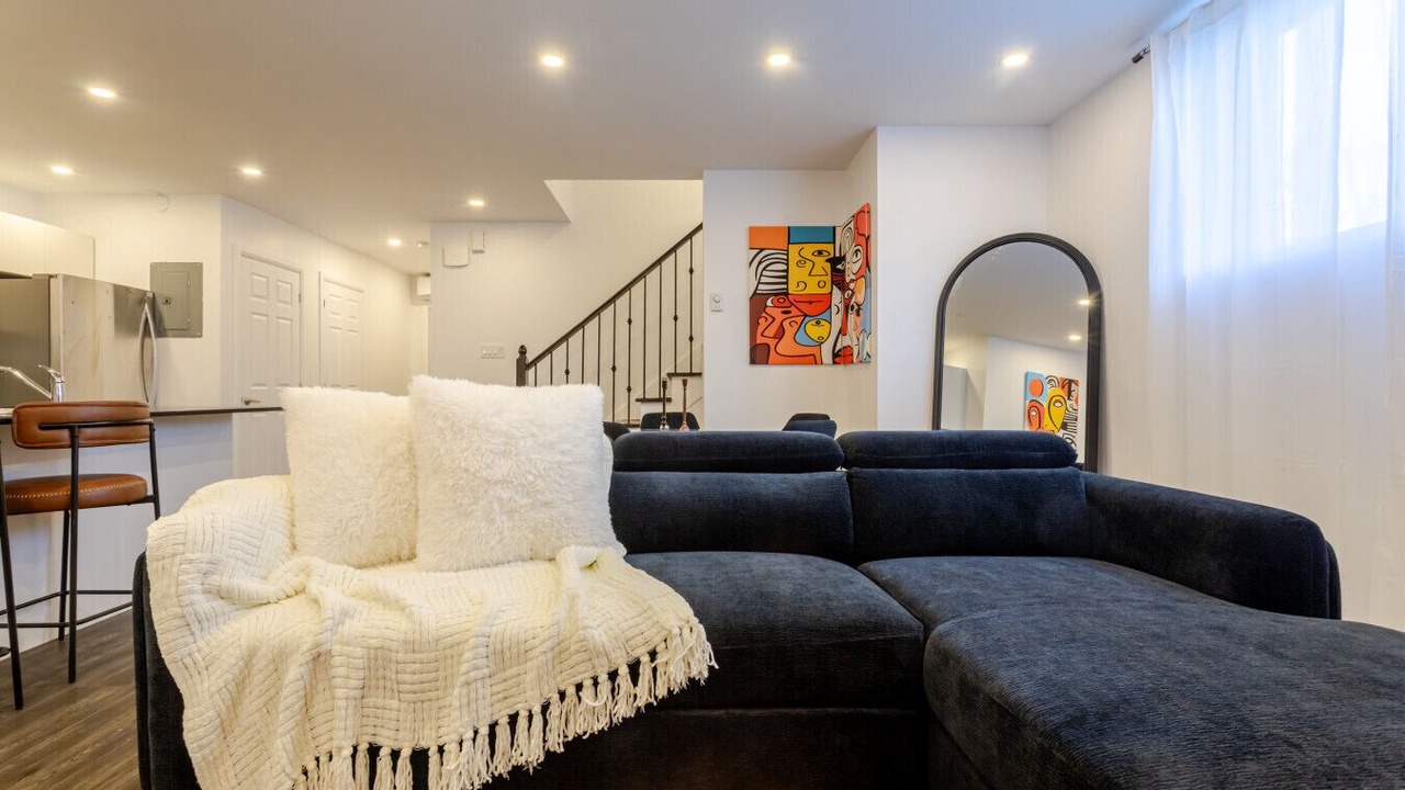 Photo of Livingroom in Shaughnessy Village