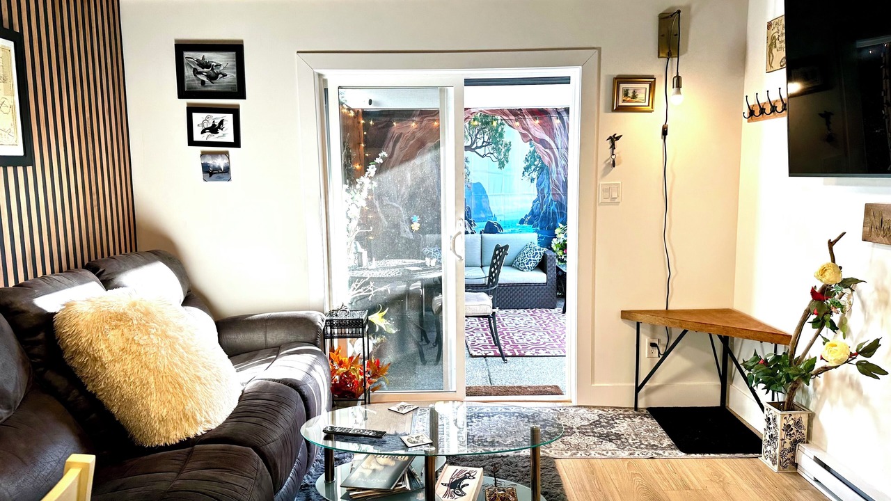 Photo of Livingroom in Campbell River