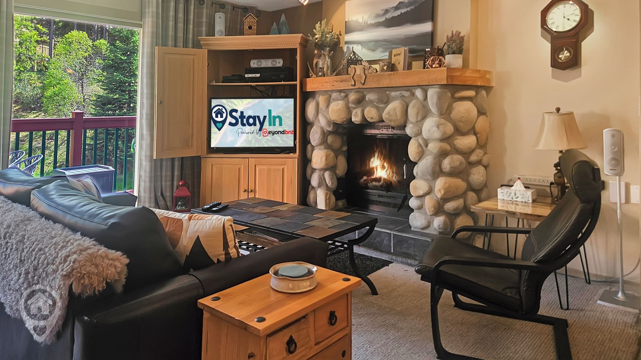 Photo of Livingroom in East Kootenay