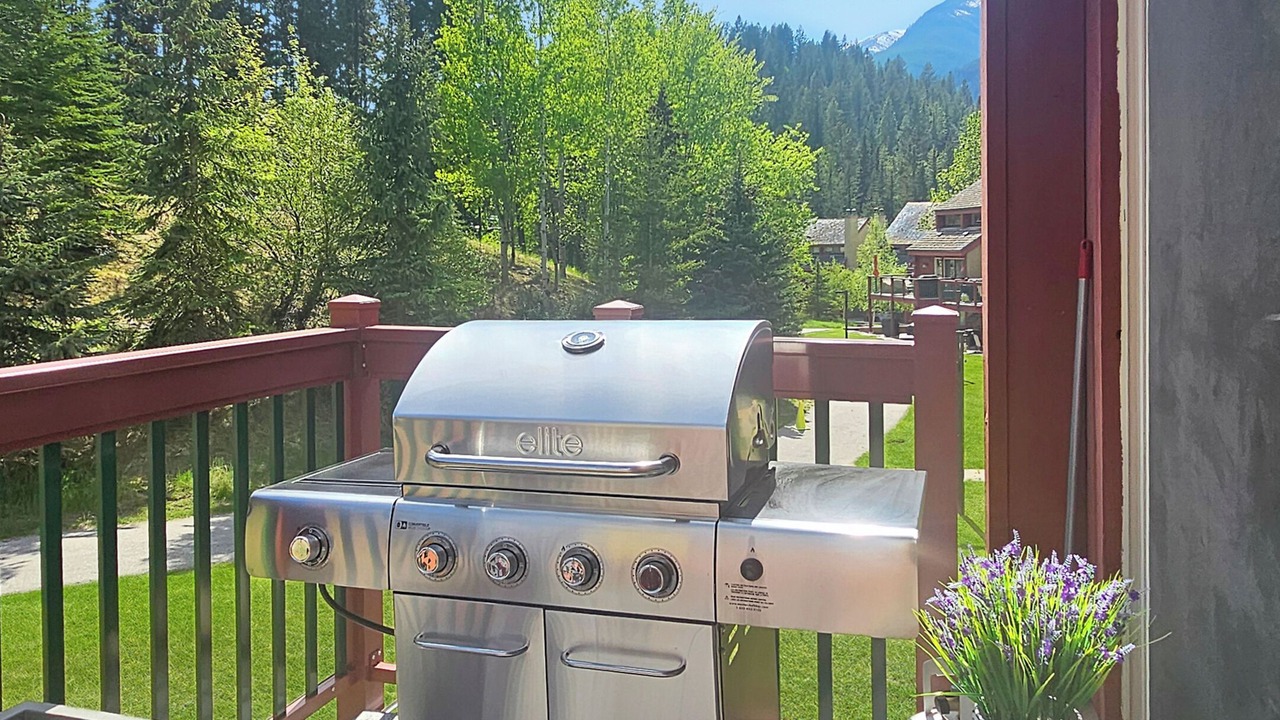 Photo of Patio Balcony in East Kootenay
