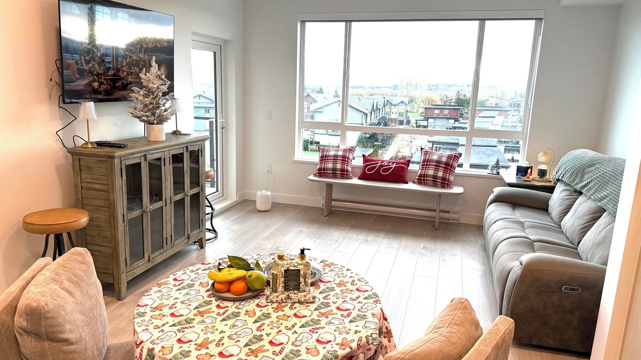 Photo of Livingroom in Metro Vancouver Regional District