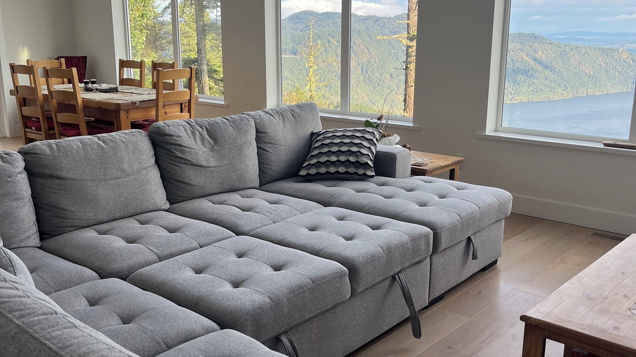 Photo of Livingroom in Malahat