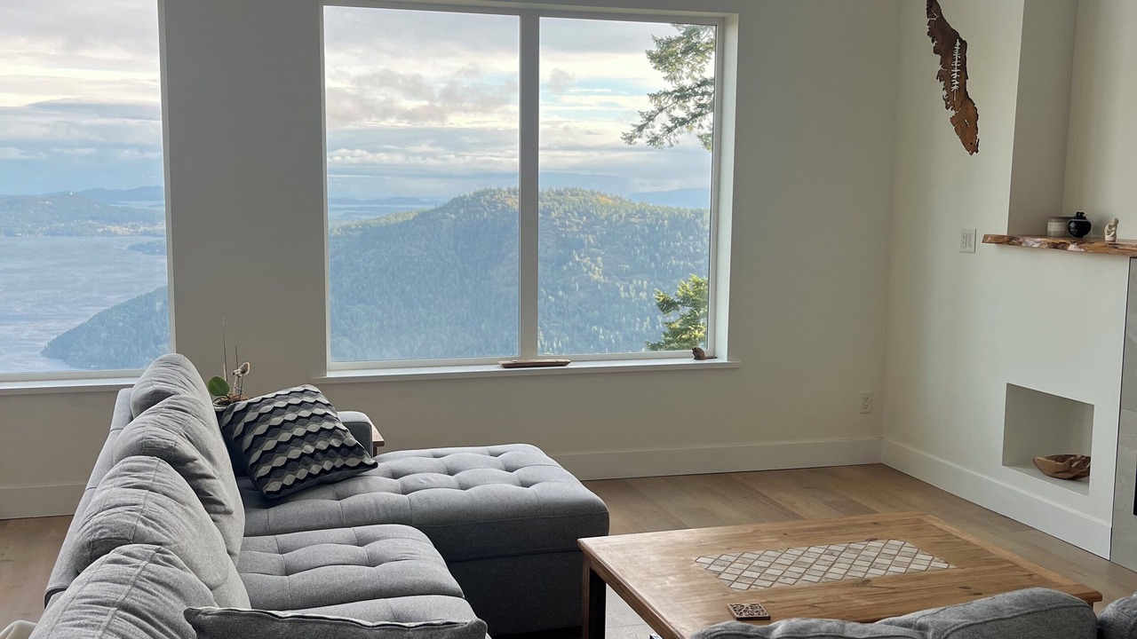 Photo of Livingroom in Malahat