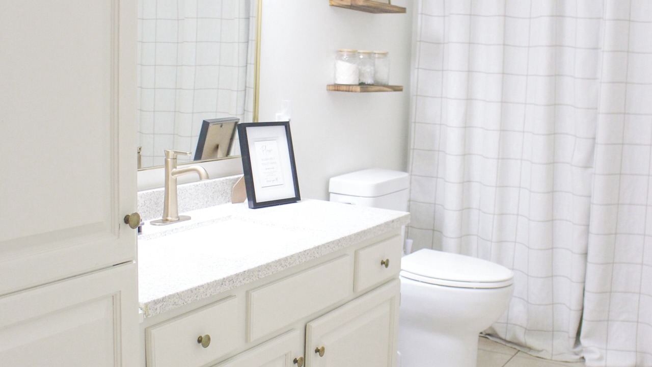 Photo of Bathroom in Oyster Bed