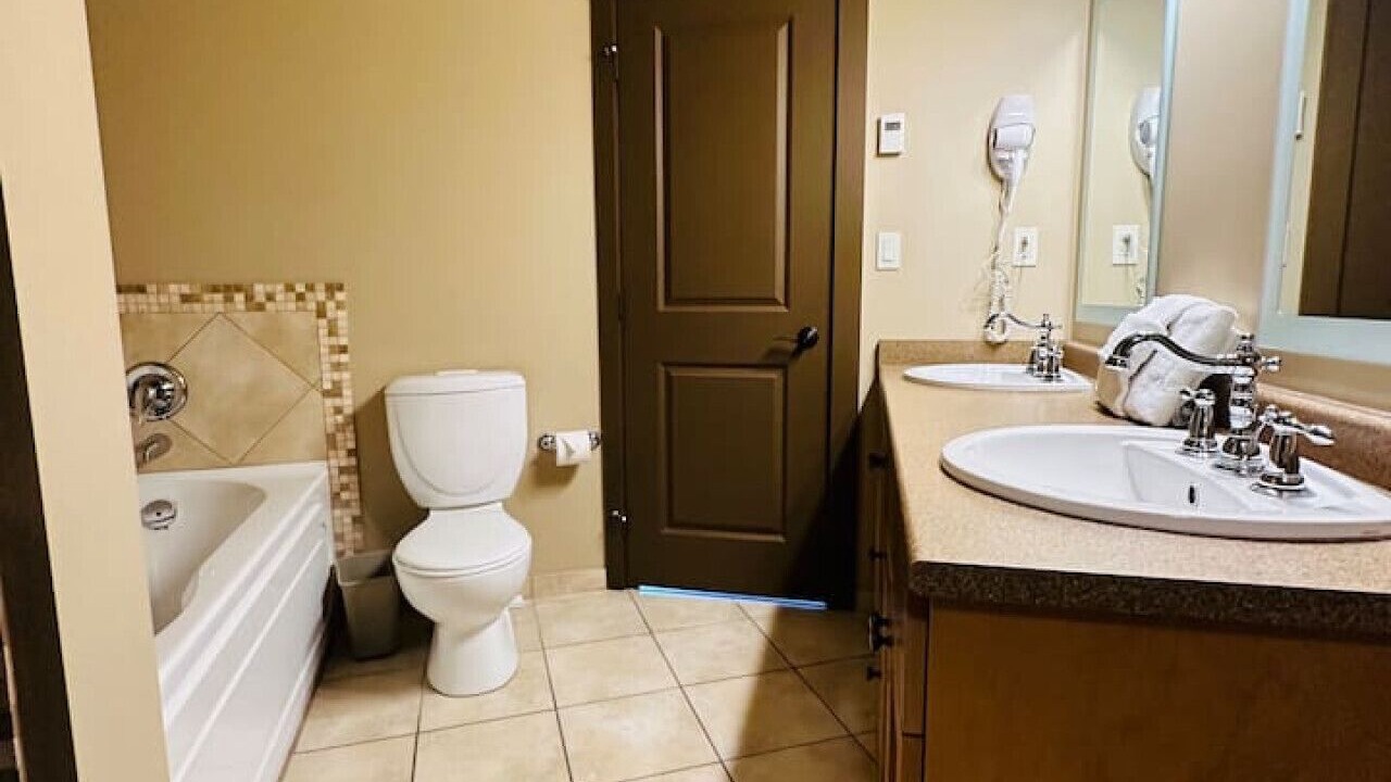 Photo of Bathroom in Golden
