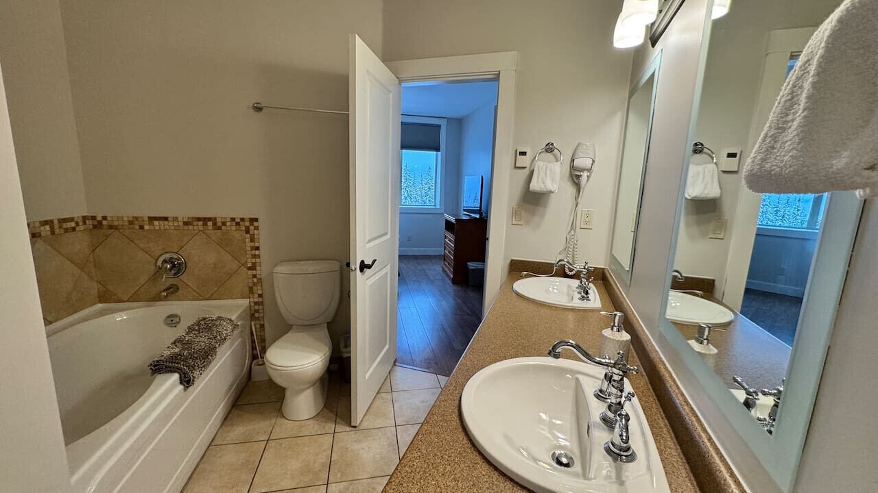 Photo of Bathroom in Golden