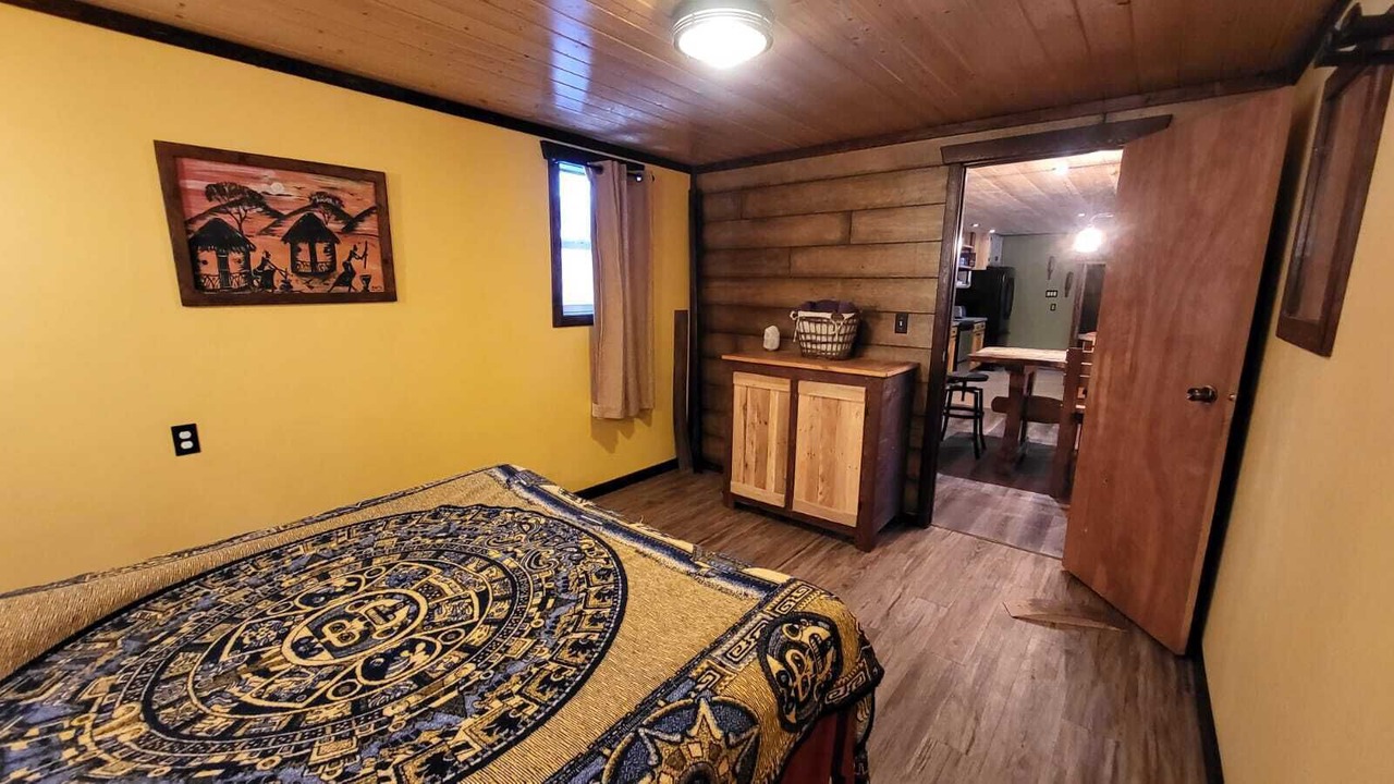 Photo of Bedroom in Hazelton